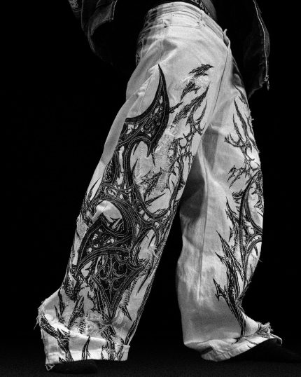 Soul Decay Oversized Distressed Denim Jeans [DIVINE WHITE]